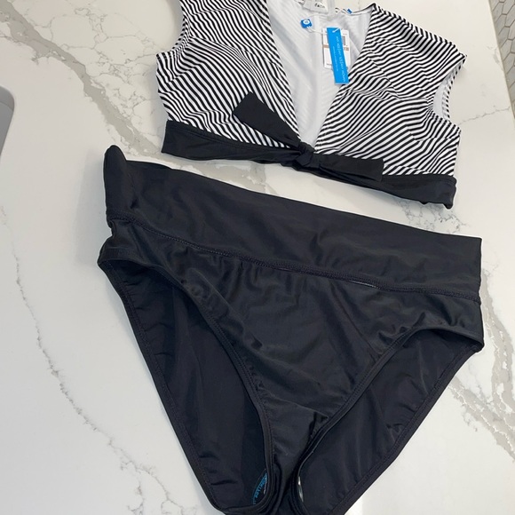 Blue Rod Beattie Bikini 2PC Black & White Inside the Lines NWT Size 12 - Picture 3 of 10